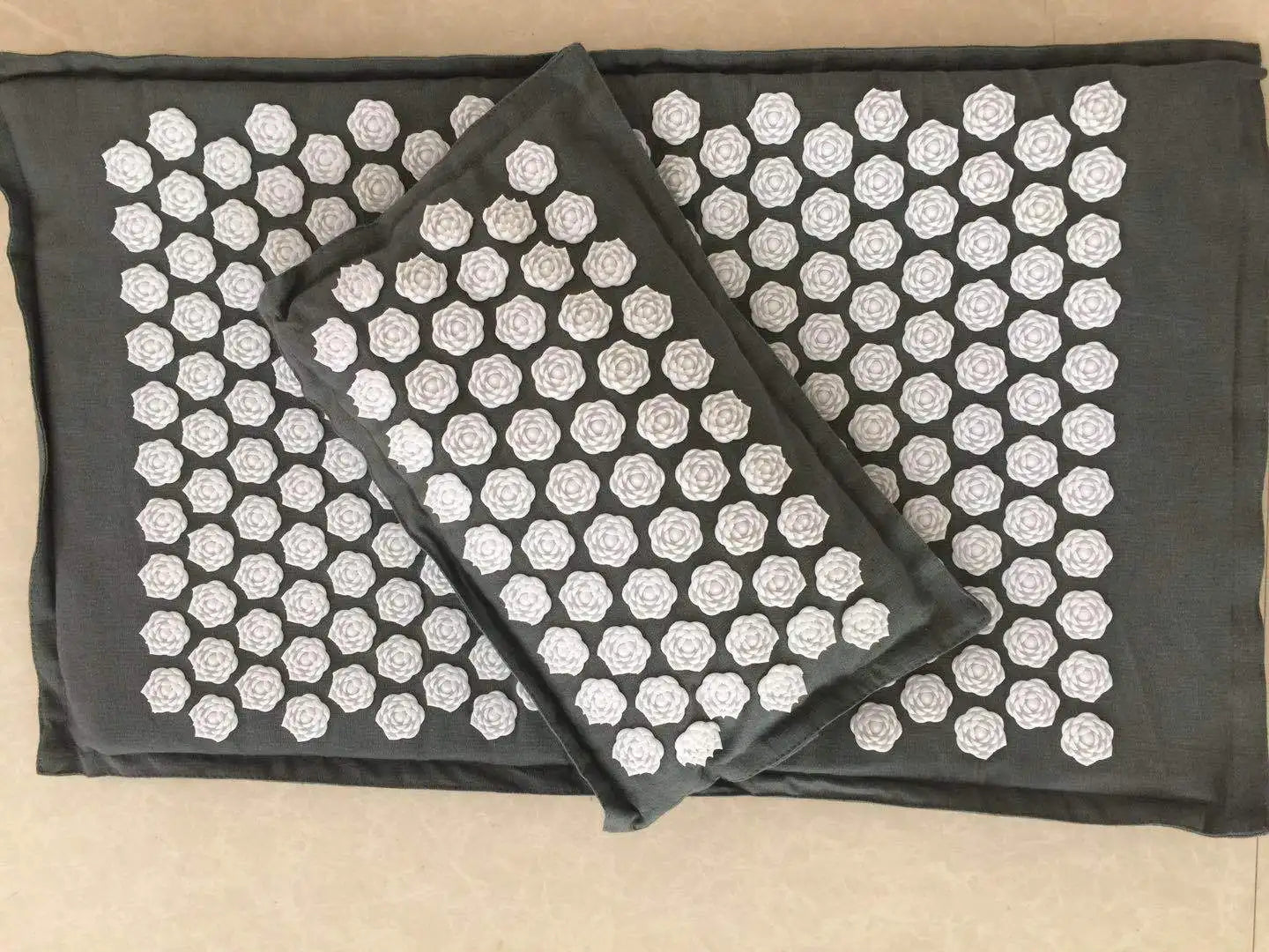 Natural Coconut Palm Acupressure Mat and Pillow Set – Lotus Spike Massage for Back, Neck, and Foot Relaxation